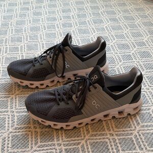EUC On Running Men's Cloudswift Black and Gray - Size 11.5